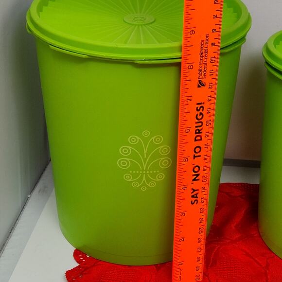 Vintage Tupperware servalier 4 pc Lime Apple Green Nesting Canister set w Lids - Picture 3 of 11